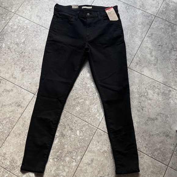 Levi’s NWT 720 Stretchy High-Rise Super Skinny Black Jeans Size 32x30 - Picture 3 of 12